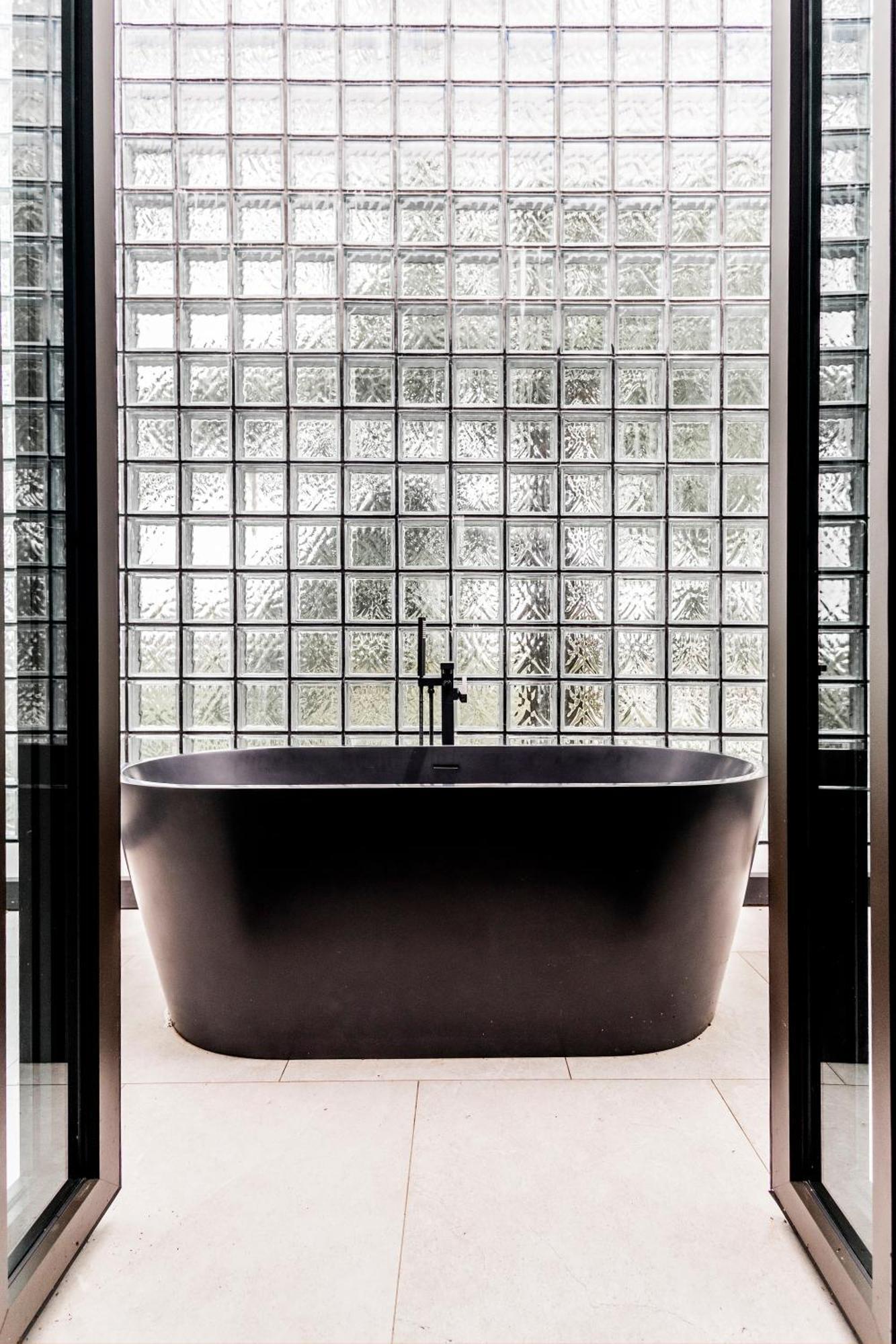 Mono Oxygen Modern Pool Villas- Bangtao Phuket